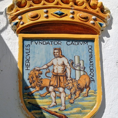 Escudo heráldico de Cádiz, Parque Genovés. Obra del ceramista Ruiz de Luna que formaba parte de la fuente de Benlliure.